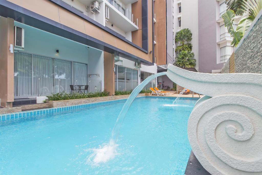 Chic Condo By Resava Karon Exterior foto